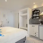 Naxos Evilion Luxury & *