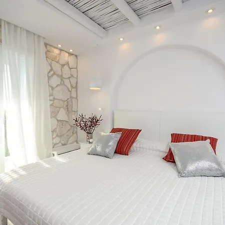 Naxos Evilion Luxury & *