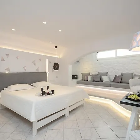 Naxos Evilion Luxury & شقة